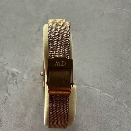 Daniel Wellington watch like new, gold women's