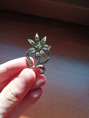 Vintage pin used, in very good condition