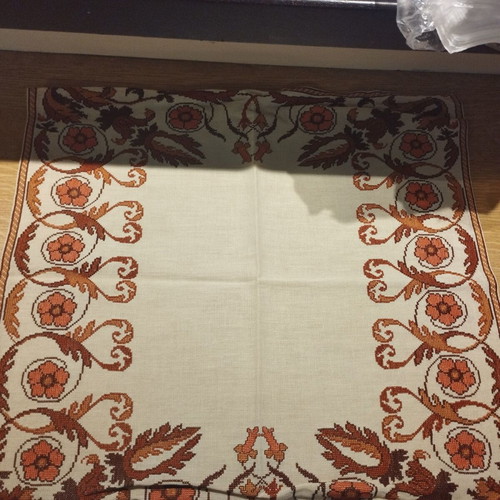 Handmade embroidery like new 47.5×47.5