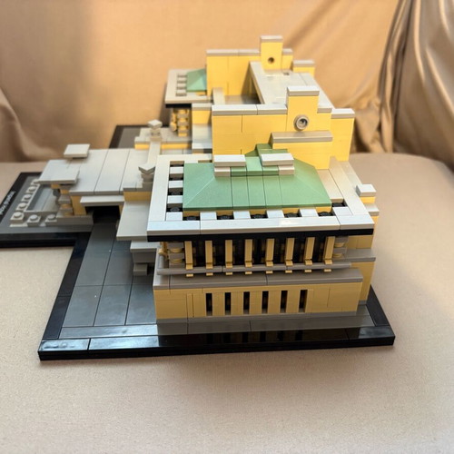 Lego Architecture Imperial Hotel 21017 like new, collectible set 1188 pieces
