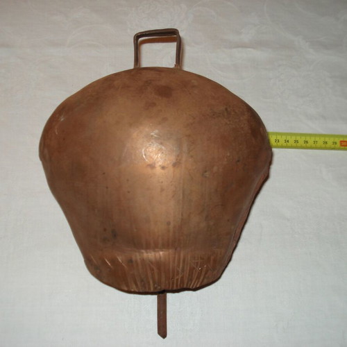 Large bell used, length 21cm, height 25cm, width 13cm