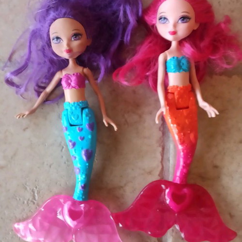 Barbie small mermaids collectible used set of 2