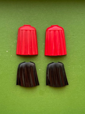 Playmobil knights' capes like new, red and black