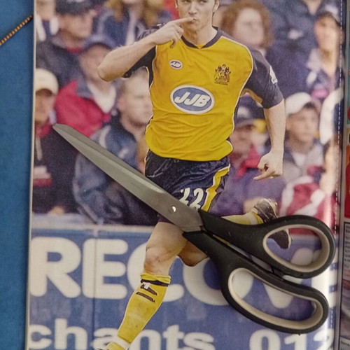 Match Football Magazine issue 27/9-3/10/2005 like new, Real Madrid poster