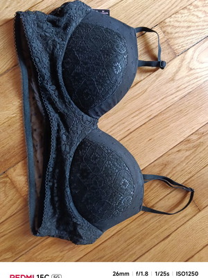 Σουτιέν Victoria's Secret D75 μαύρο σαν καινούργιο, μέγεθος M