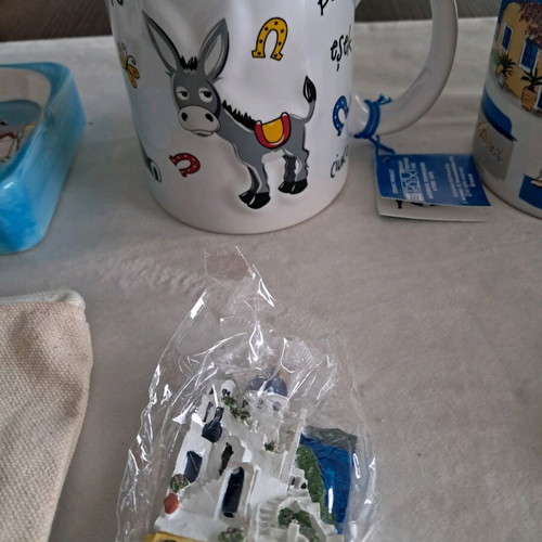 Santorini souvenir set new with cups wallets ashtrays magnets and rug