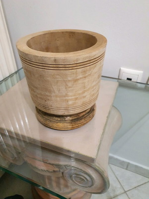 Wooden mortar used without pestle