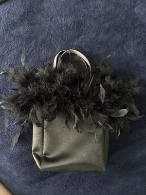 Beverly Hills Polo Club feather handbag black like new