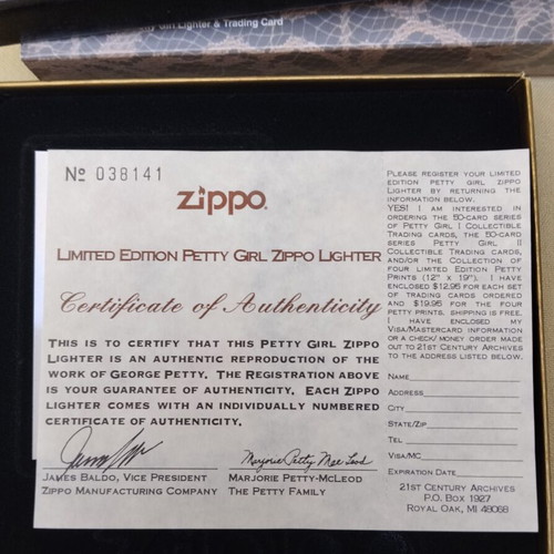 Zippo The Petty Girl Pinup Art Gift Set like new, 1997 Memphis Bell