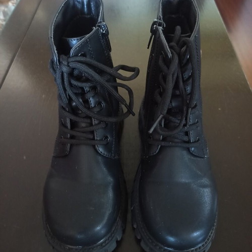 Girls' black boots size 31 used with sewn figures