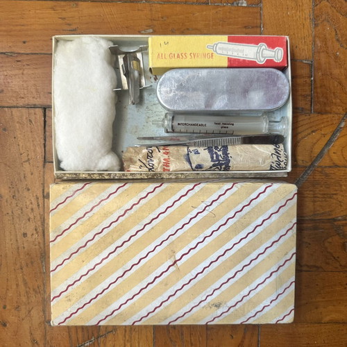 Vintage glass syringe set 5ml with 10 metal needles and case