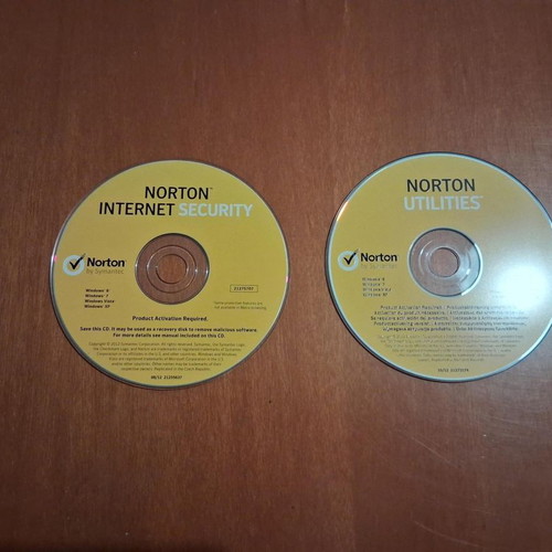 Norton Internet Security and Norton Utilities CD like new, set of 2