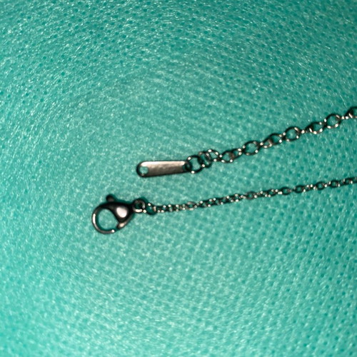 Women's silver butterfly necklace like new