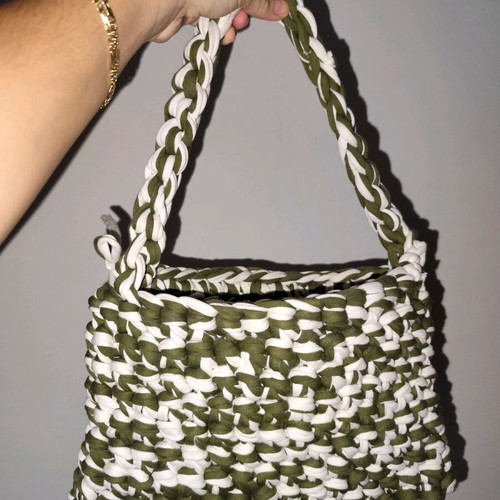 Crochet shoulder bag made of mako yarn new khaki-white