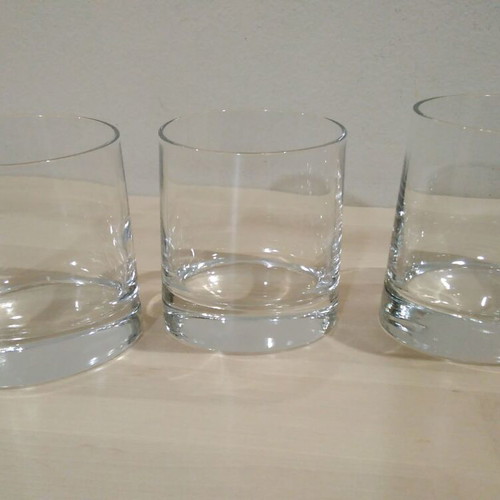Whiskey Glasses set of 8 like new, collectible
