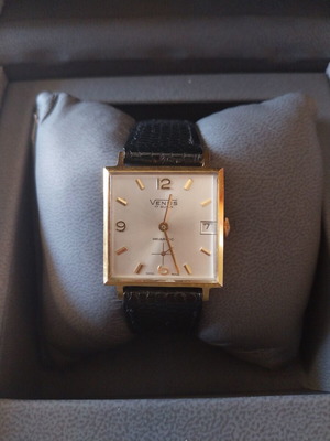 Venus vintage wristwatch 1970s like new, white dial