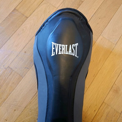 Everlast martial arts shin guards used