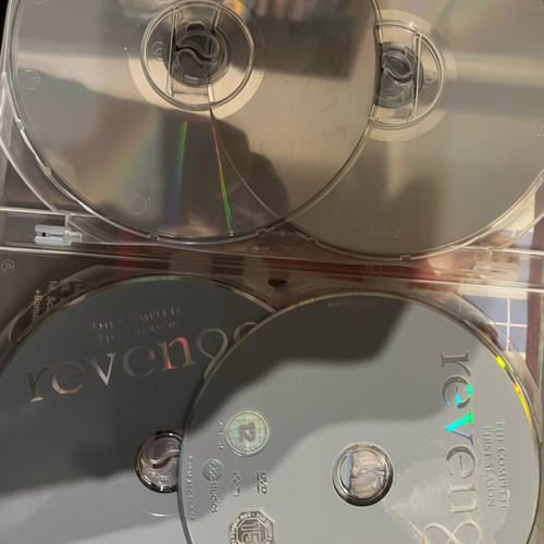 Revenge Season 1 Boxset DVD used, in very good condition