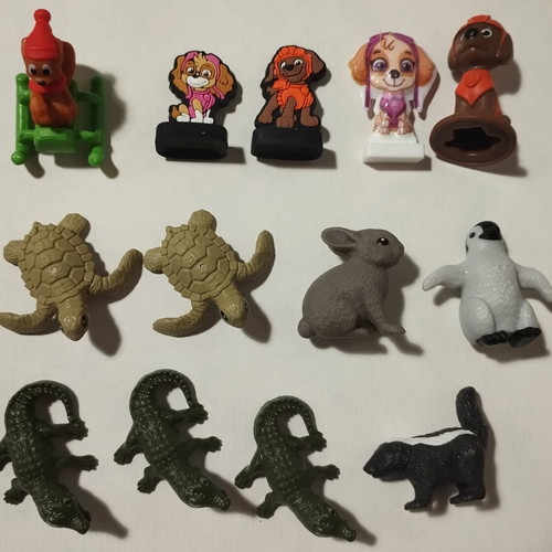 Kinder & Ion assorted figures, pack