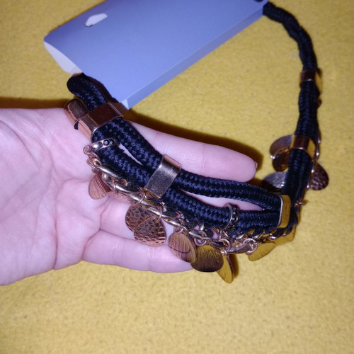 Claire's necklace new with metal details