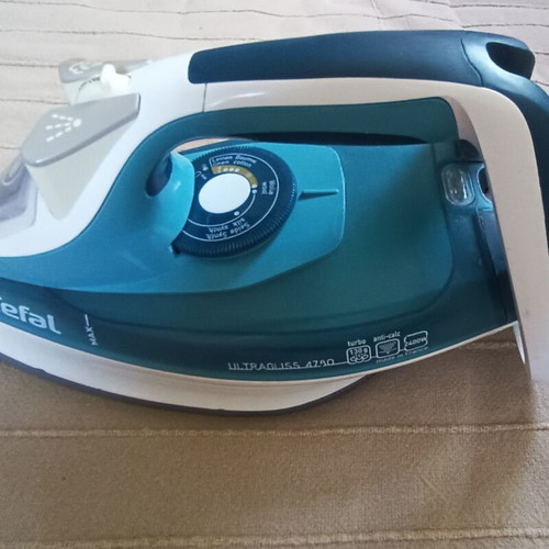 Tefal Ultragliss 4780 steam iron with defect, used