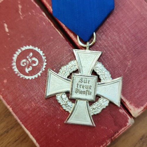 German World War II medal used, 25 years of service