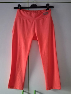 BodyTalk 3/4 sports leggings medium, like new, orange