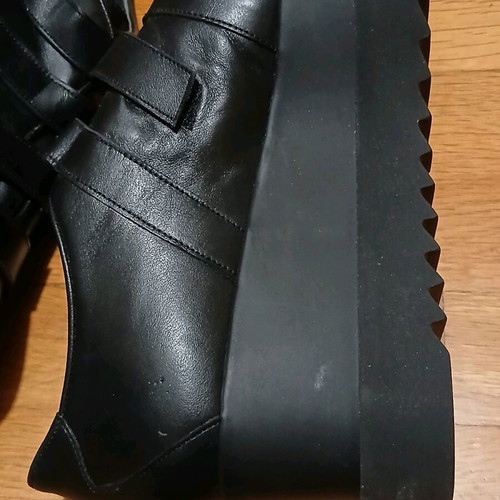 Glamazons leather sneakers new, size 40, black
