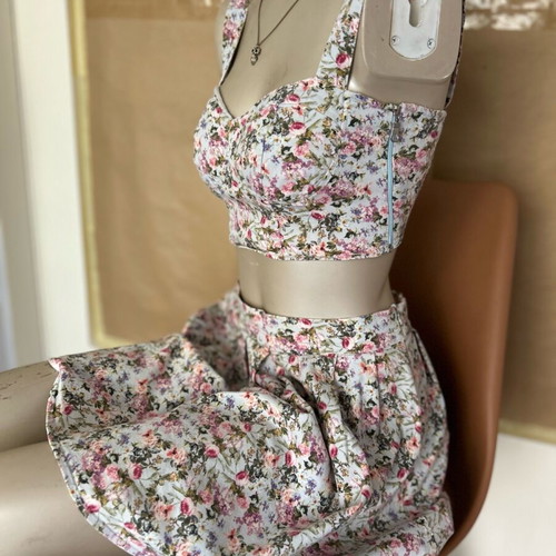 Floral set Bershka like new, multicolor skirt and blouse