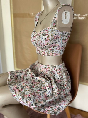 Floral set Bershka like new, multicolor skirt and blouse