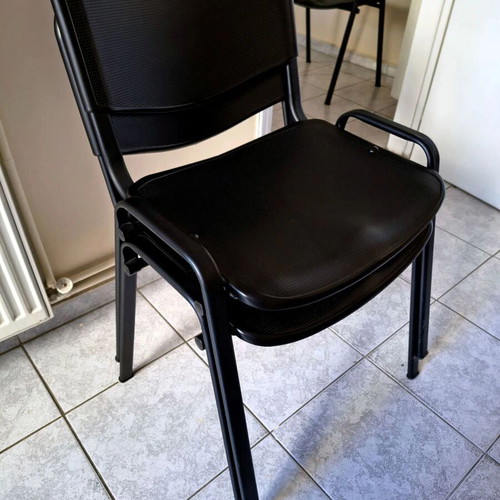 Stackable office chairs like new, pack of 10, black plastic