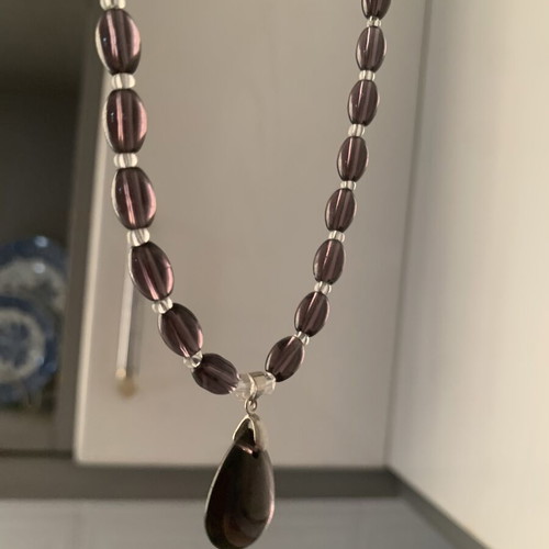 Amethyst necklace like new, 60 cm length, purple and silver