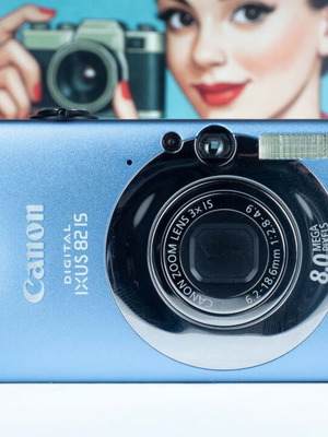 Canon Digital IXUS 82 IS used blue digital camera