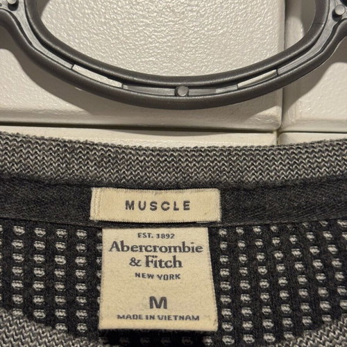 Muscle fit men's sweater Abercrombie & Fitch like new, size M