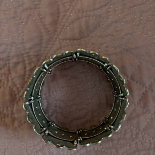 Bracelet used, missing some stones