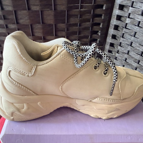 Children's Chunky Sneakers Boston Size 32 Like New Beige