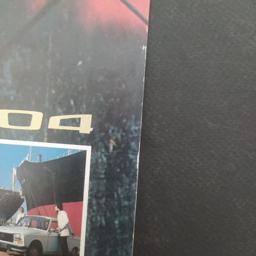Peugeot 304 car brochure 1974 like new
