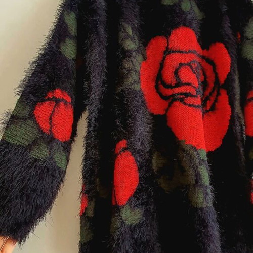 Amy Vermont sweater new with roses, size M