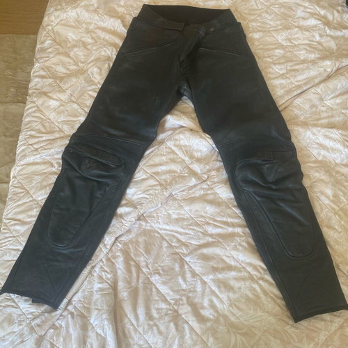 Dainese motorcycle pants like new, size Large