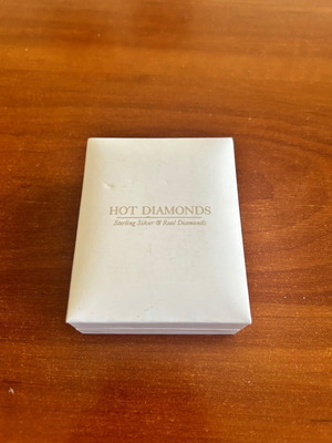 Κουτί Hot Diamonds μεταχειρισμένο