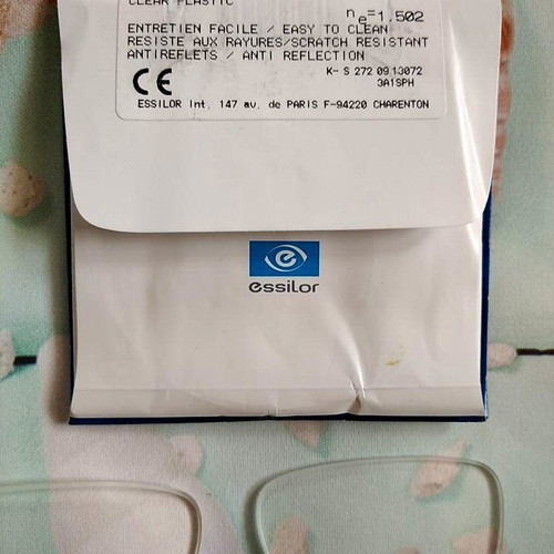 Essilor Orma Trio Clean S -1.75 eyeglass lenses like new