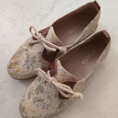Flat shoes with laces and lace size 37 like new
