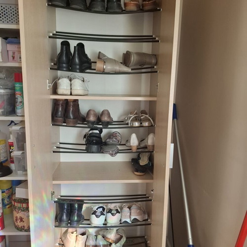 Shoe cabinet used with large storage capacity
