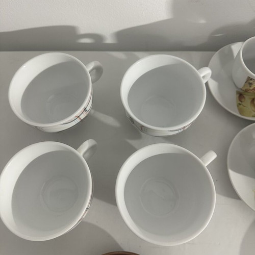 Set of 17 cups and mugs