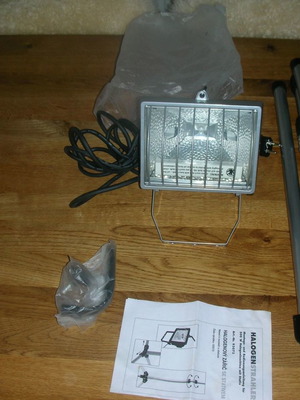 Halogen projector 500 watt new with tripod and 3-meter cable
