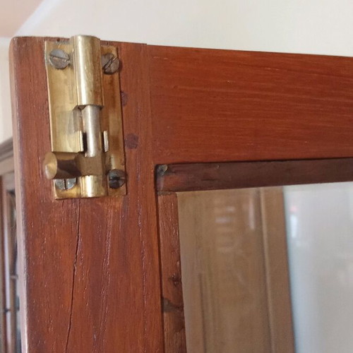 Display cabinet of English origin made of solid wood in excellent condition