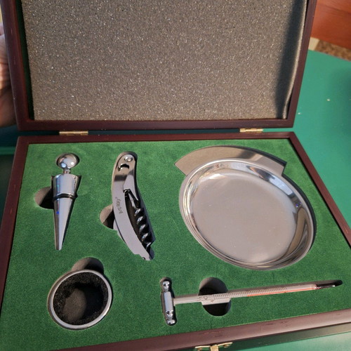 Berghoff wine accessories case new