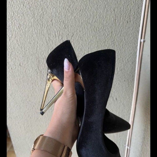 Excell black pumps with gold heel size 37 like new