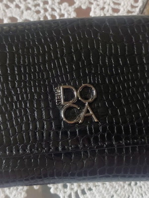 Doca women's wallet black like new
