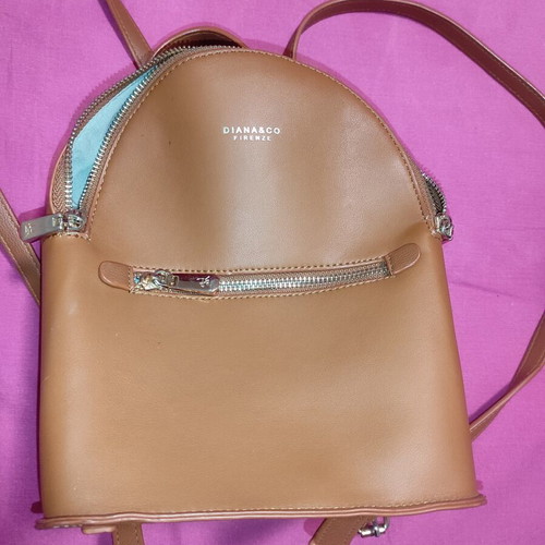 Diana & Co Firenze backpack shoulder bag like new, brown and gold